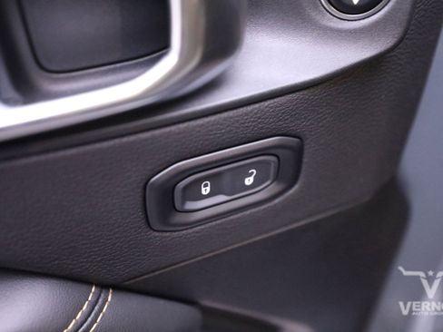 New 2024 Jeep Wrangler Sahara w/ Technology Group image 26