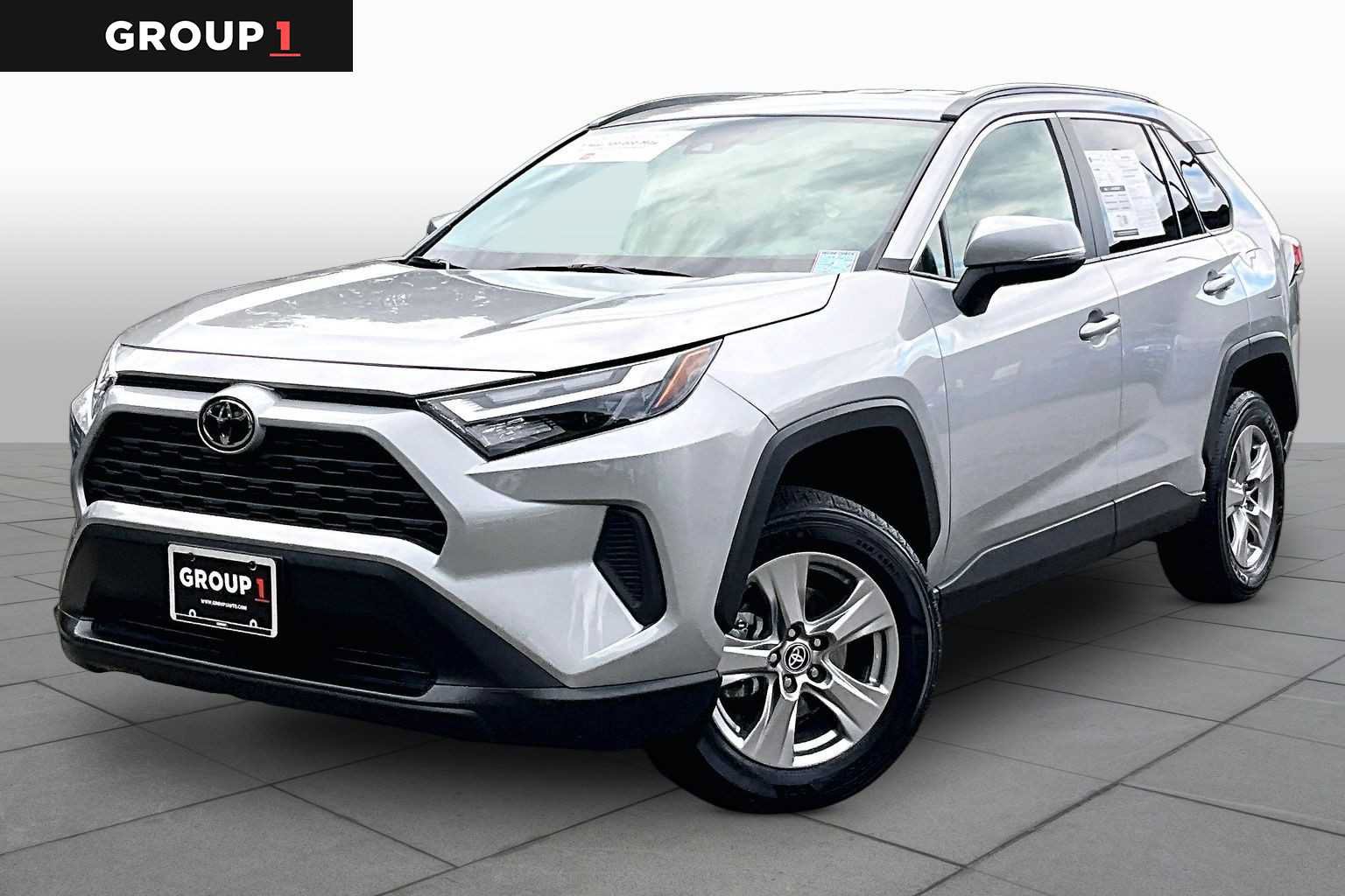 Certified 2025 Toyota RAV4 XLE AWD/4WD image 1