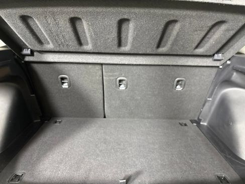 Used 2025 Hyundai Venue SEL FWD image 27