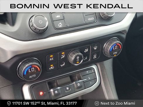 Used 2021 GMC Acadia SLE w/ Driver Convenience Package image 28