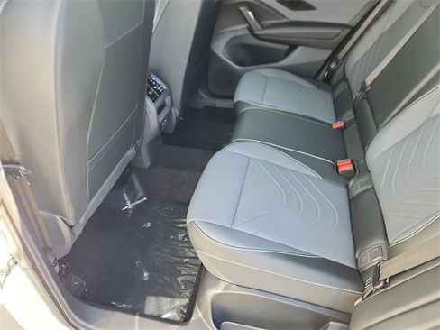 New 2026 Volkswagen Tiguan SE image 8