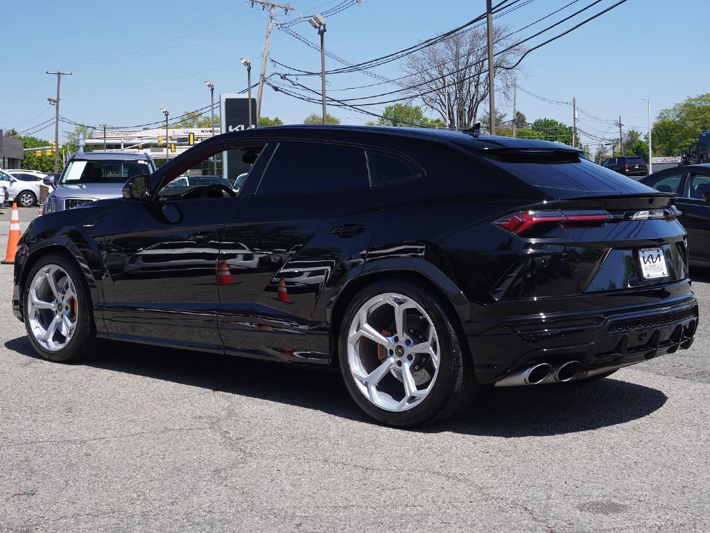 Used 2022 Lamborghini Urus AWD/4WD image 13