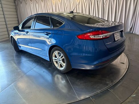 Used 2018 Ford Fusion SE w/ Fusion SE Technology Package FWD image 7