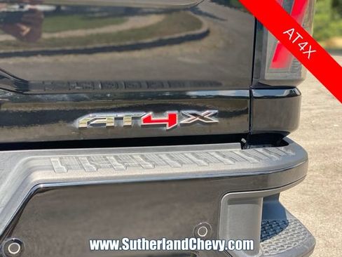 Used 2025 GMC Sierra 2500 AT4X AWD/4WD image 14