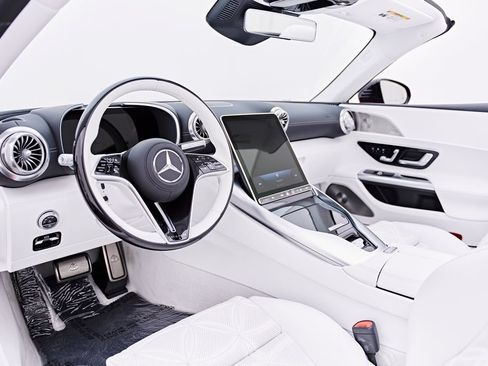 Used 2026 Mercedes-Benz Maybach SL 680 image 2
