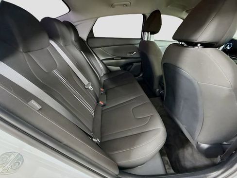 Used 2024 Hyundai Elantra SEL image 25