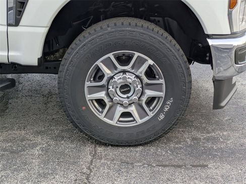 New 2025 Ford F350 XLT image 19
