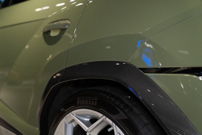 Used 2023 Lamborghini Urus Performante AWD/4WD image 36