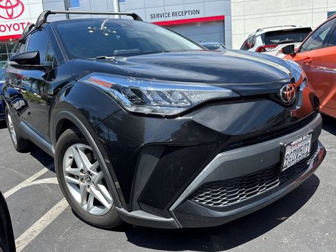 Used 2021 Toyota C-HR LE image 2