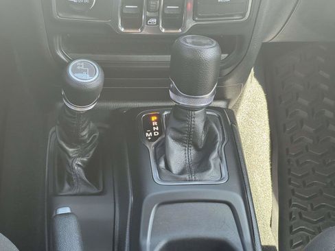 Used 2023 Jeep Wrangler Unlimited Sport AWD/4WD image 27