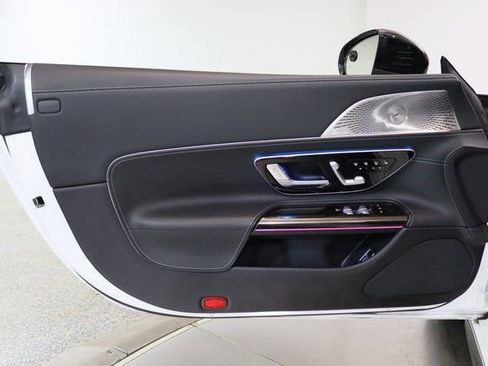 Used 2022 Mercedes-Benz SL 55 AMG 4MATIC image 14