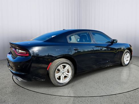 Used 2022 Dodge Charger SXT image 6