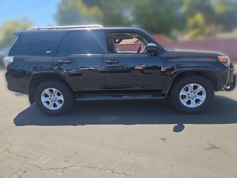 Used 2015 Toyota 4Runner SR5 RWD image 3