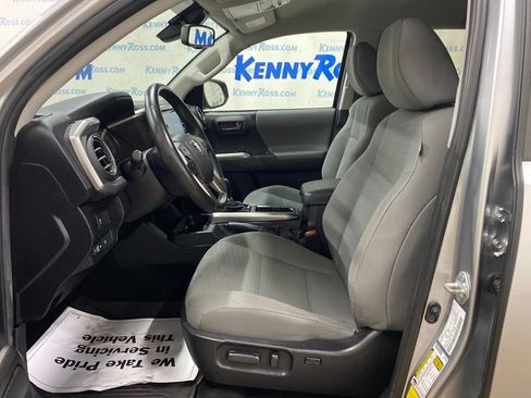 Used 2023 Toyota Tacoma SR5 RWD image 11