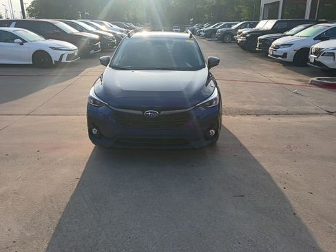 Used 2025 Subaru Crosstrek 2.0i Premium image 5