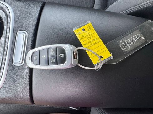 Used 2023 Hyundai Santa Fe SEL AWD/4WD image 2