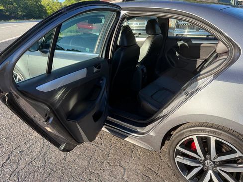 Used 2014 Volkswagen Jetta GLI FWD image 22