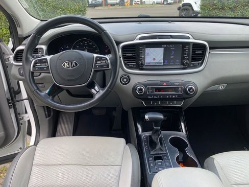 Used 2020 Kia Sorento SX image 12
