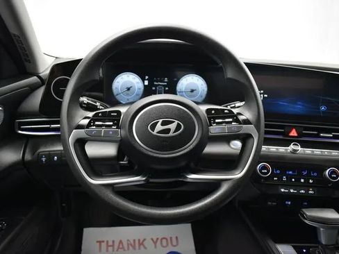 Used 2024 Hyundai Elantra SEL FWD image 19