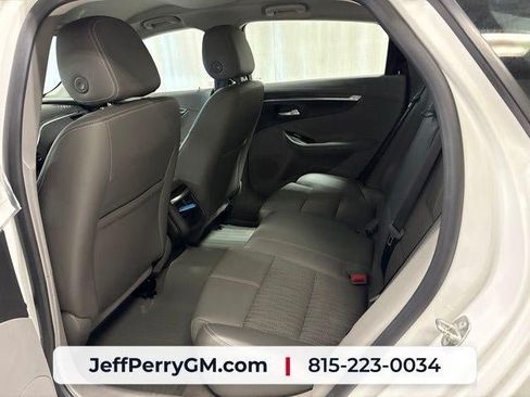 Used 2018 Chevrolet Impala LT FWD image 26