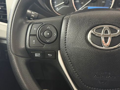 Used 2016 Toyota Corolla LE FWD image 12