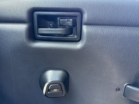 Used 2004 Jeep Wrangler Rubicon w/ Dual Top Group image 18