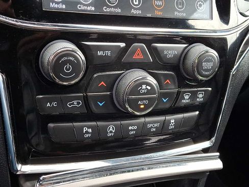 Used 2020 Jeep Grand Cherokee Limited w/ Trailer Tow Group IV AWD/4WD image 18