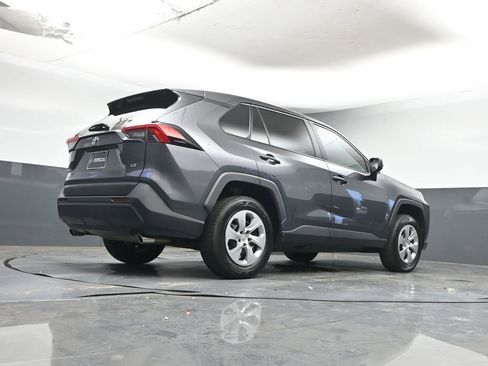 Used 2022 Toyota RAV4 LE image 27