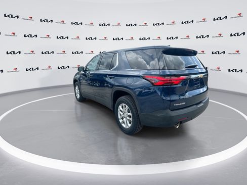 Used 2022 Chevrolet Traverse LS FWD image 6