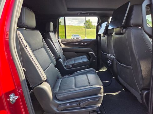 Used 2023 GMC Yukon XL Denali w/ Denali Reserve Package AWD/4WD image 18