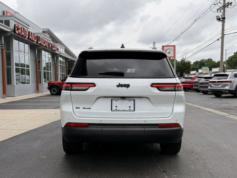 Used 2023 Jeep Grand Cherokee L Laredo AWD/4WD image 7