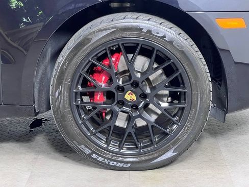 Certified 2018 Porsche Macan GTS AWD/4WD image 13