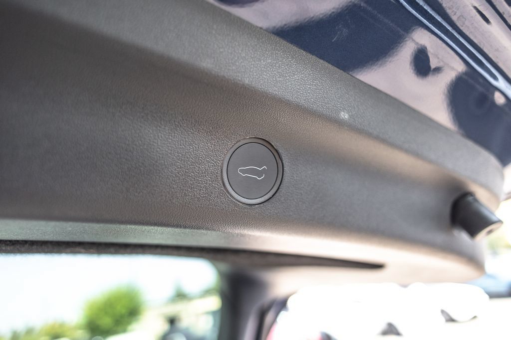Used 2024 Tesla Model Y Performance AWD/4WD image 27