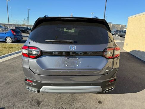Used 2025 Honda Pilot Elite image 5