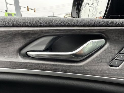 Used 2024 Jeep Grand Cherokee L Limited w/ Luxury Tech Group II image 36