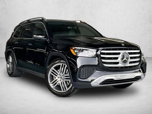 Certified 2025 Mercedes-Benz GLS 450 4MATIC image 11