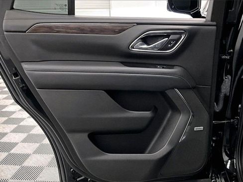 Used 2021 Chevrolet Tahoe Z71 w/ Luxury Package image 19