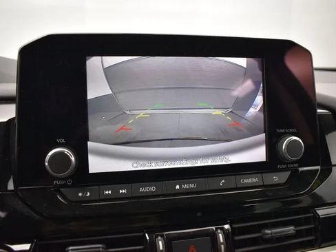 Used 2024 Nissan Pathfinder SV FWD image 35