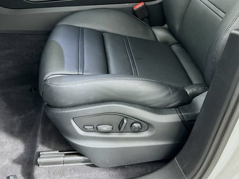 Used 2025 Porsche Cayenne Coupe AWD/4WD image 20