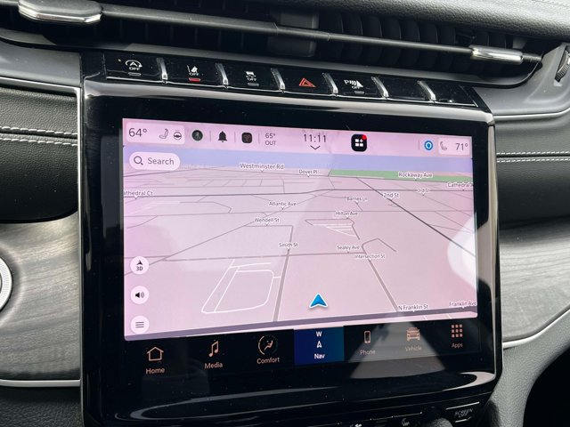 Used 2023 Jeep Grand Cherokee Limited w/ Luxury Tech Group II AWD/4WD image 29