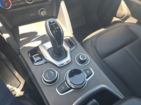 Used 2022 Alfa Romeo Stelvio Ti AWD/4WD image 37
