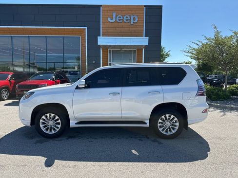 Used 2022 Lexus GX 460 Premium w/ Premium Package AWD/4WD image 10