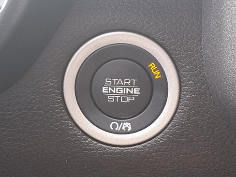 Used 2025 RAM 1500 Classic Warlock AWD/4WD image 9