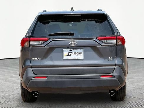 Used 2019 Toyota RAV4 LE w/ Carpet Mat Package AWD/4WD image 6