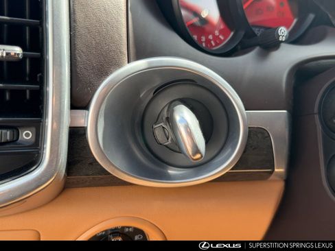 Used 2014 Porsche Cayenne GTS image 12