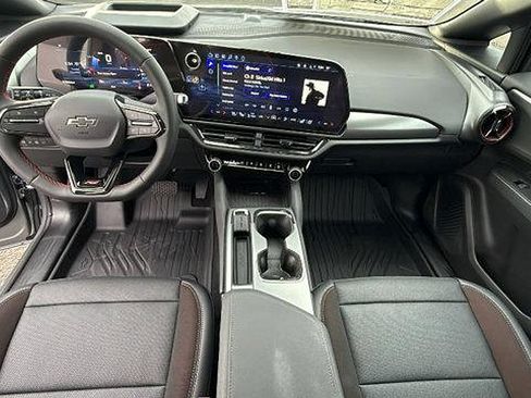 New 2026 Chevrolet Equinox EV RS image 25