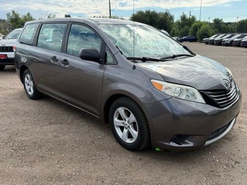 Used 2011 Toyota Sienna FWD image 7
