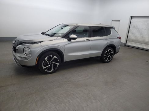 Used 2022 Mitsubishi Outlander SE AWD/4WD image 2