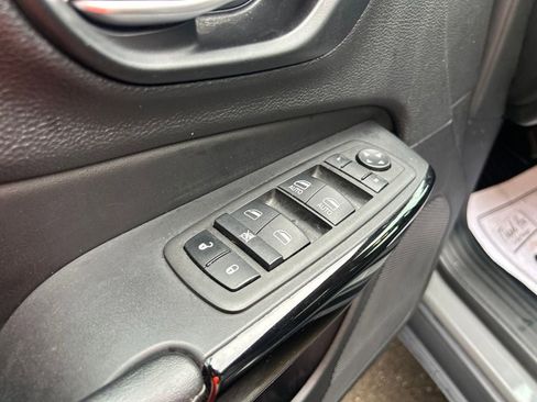Used 2023 Jeep Cherokee Altitude Lux AWD/4WD image 10