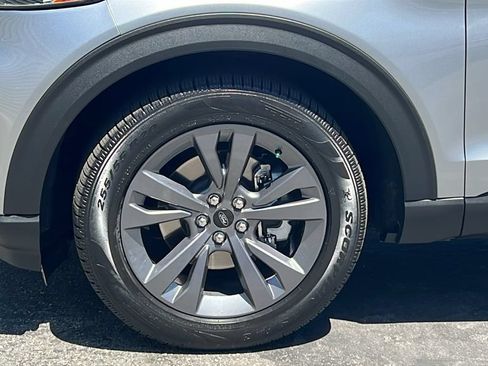 Certified 2023 Ford Explorer XLT w/ Equipment Group 202A RWD image 7